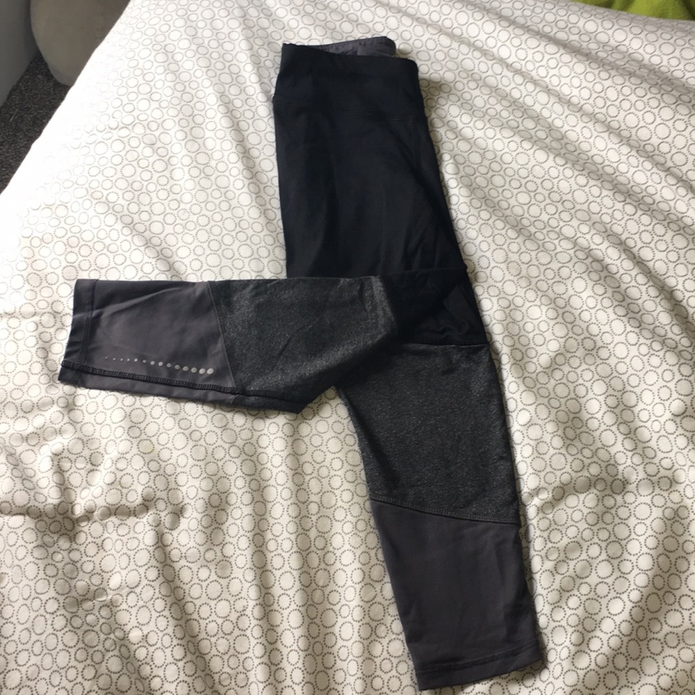 Avia Three Color Capri Leggings
